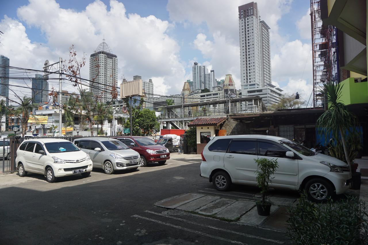 Hotel Nusantara Indah Syariah Yakarta Exterior foto