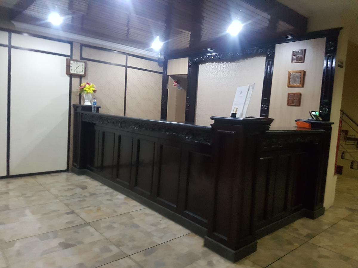 Hotel Nusantara Indah Syariah Yakarta Exterior foto