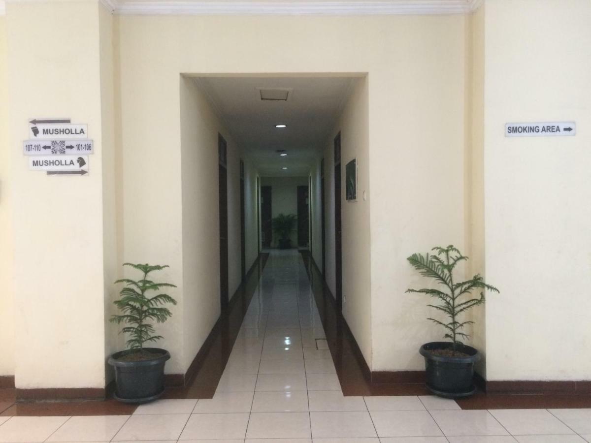 Hotel Nusantara Indah Syariah Yakarta Exterior foto