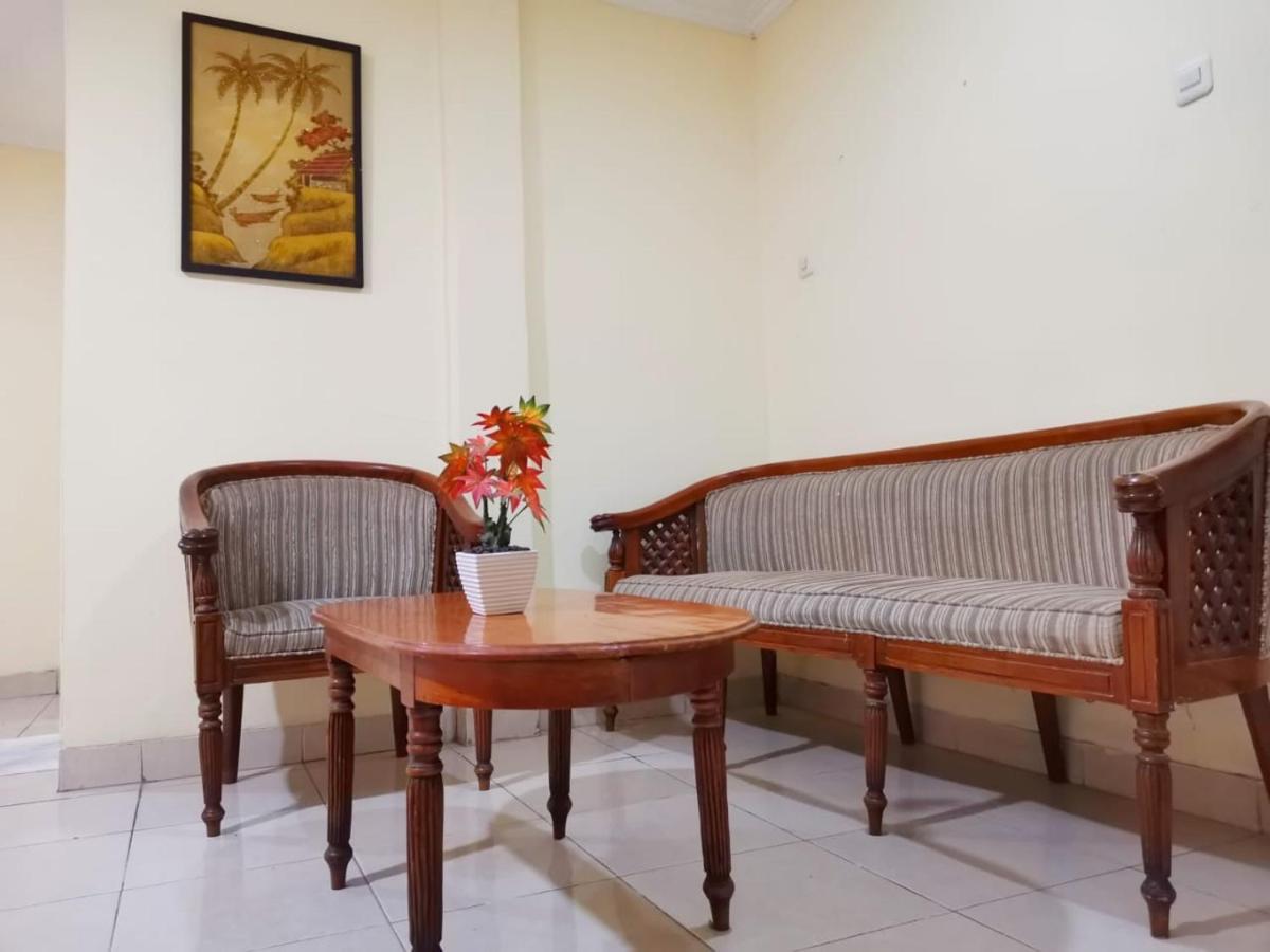 Hotel Nusantara Indah Syariah Yakarta Exterior foto
