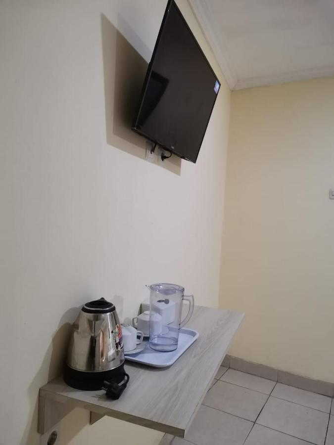 Hotel Nusantara Indah Syariah Yakarta Exterior foto